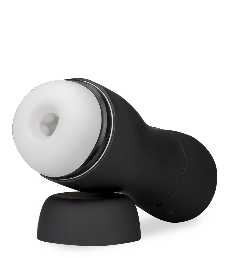 Colonel sucking and vibrating masturbator