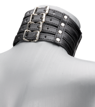 Load image into Gallery viewer, Faux leather collar and leash set